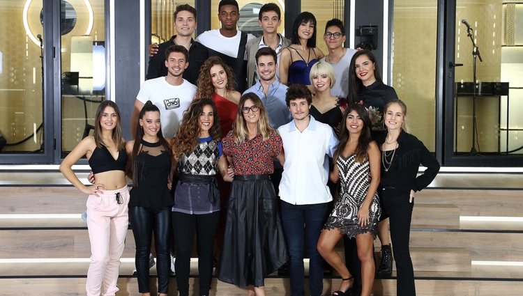 Posado oficial de los concursantes de 'OT 2018' junto a Noemí Galera