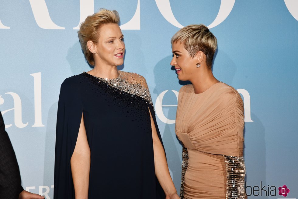 La Princesa Charlene con Katy Perry en la Gala Global Ocean 2018 de la Fundación Príncipe Alberto II de Mónaco