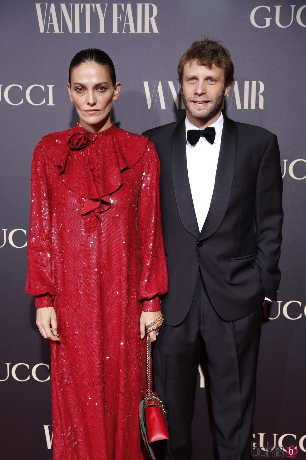 Laura Ponte y su pareja Pedro Letai en la alfombra de la fiesta de Vanity Fair 2018