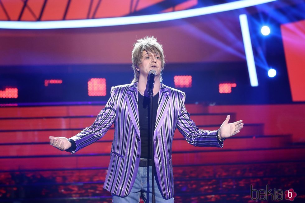 Manu Sánchez imitando a Rod Stewart en la primera gala de 'Tu cara me suena 7'