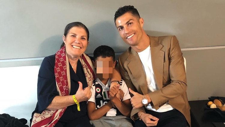 Dolores Aveiro con Cristiano Ronaldo y Cristiano Ronaldo Junior en Italia