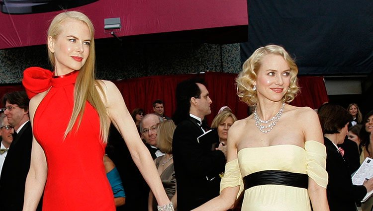 Naomi Watts y Nicole Kidman, de la mano en los Oscars de 2007