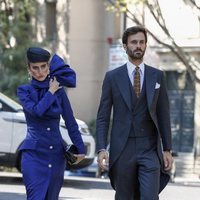 Enrique Solís y Alejandra Domínguez llegando a la boda de Fernando Fitz James-Stuart con Sofía Palazuelo