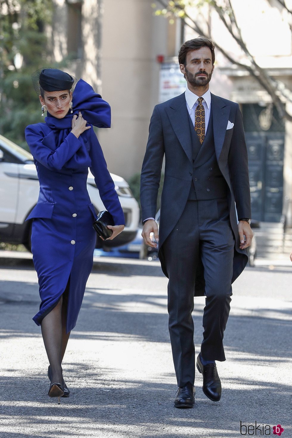 Enrique Solís y Alejandra Domínguez llegando a la boda de Fernando Fitz James-Stuart con Sofía Palazuelo