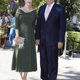 Carlos Falcó y Esther Doña llegando a la boda de Fernando Fitz James-Stuart con Sofía Palazuelo