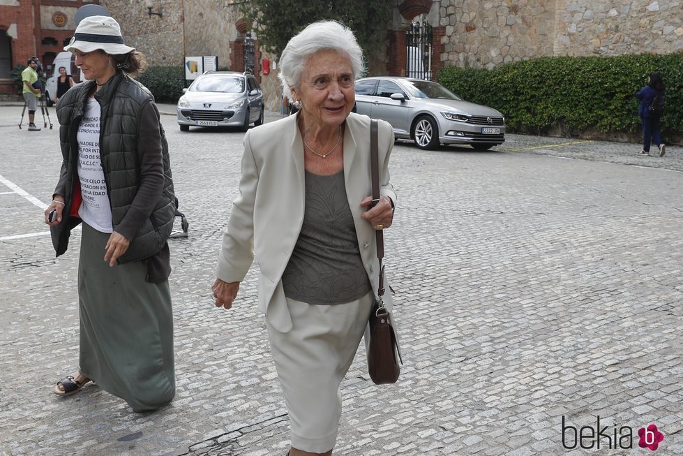 Marta Ferrusola llegando a la capilla ardiente de Montserrat Caballé