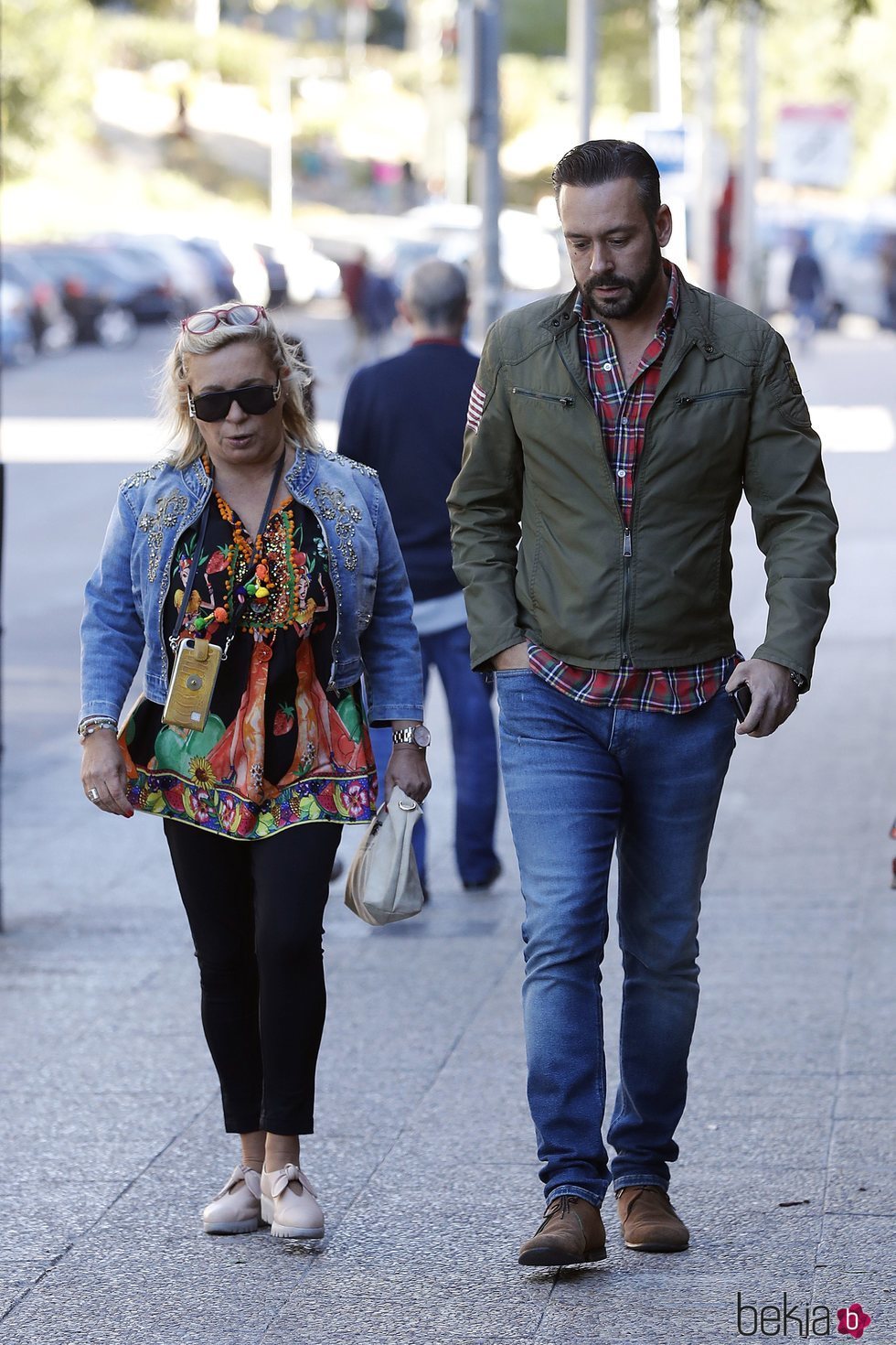 Carmen Borrego y Kike Calleja visitando a Terelu Campos dos días de su doble mastectomía