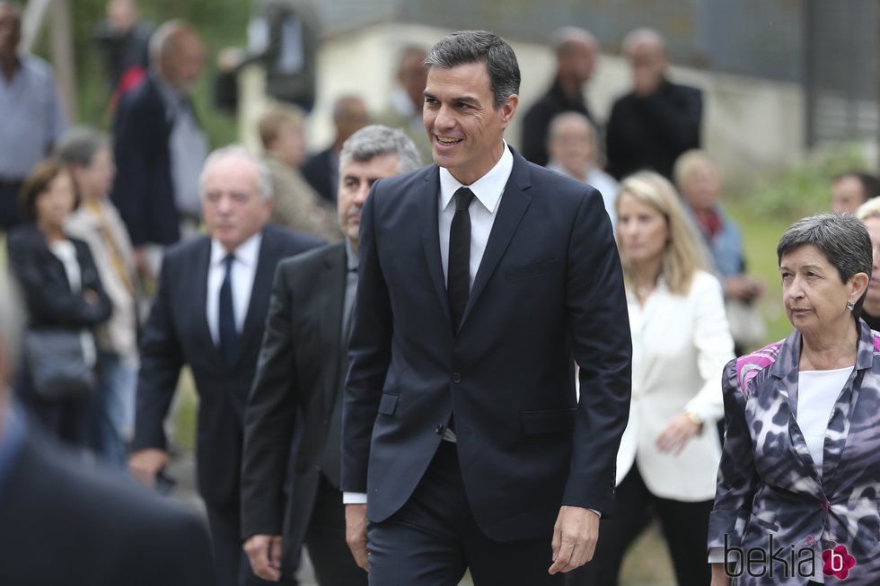 Pedro Sánchez llegando al entierro de Montserrat Caballé