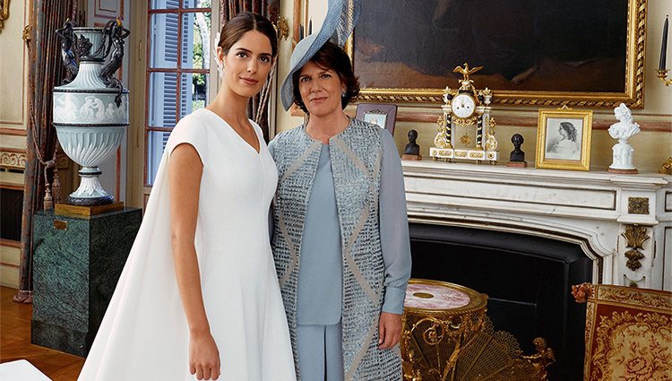 Sofía Palazuelo con su madre, Sofía Barroso, el día de su boda con Fernando Fitz-James Stuart