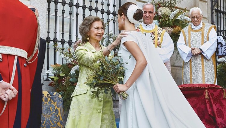 La Reina Sofía felicita a Sofía Palazuelo tras su boda con Fernando Fitz-James Stuart