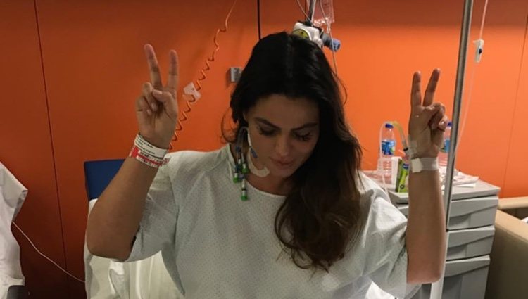 Marisa Jara en el hospital tras ser operada de urgencia de un tumor