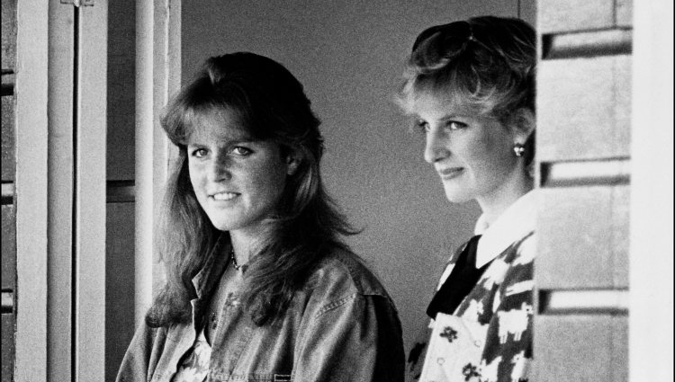 Sarah Ferguson junto a la Princesa Diana de Gales