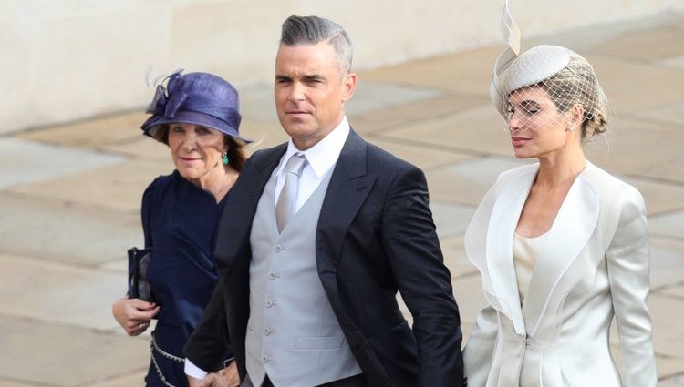 Robbie Williams y Ayda Field en la boda de Eugenia de York y Jack Brooksbank