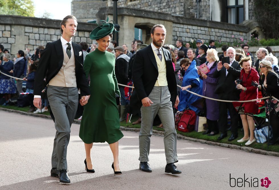 James Middleton, Pippa Middleton y James Matthews en la boda de Eugenia de York y Jack Brooksbank