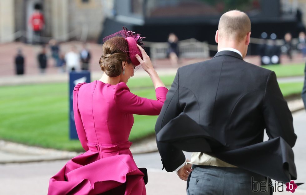 Los Duques de Cambridge, azotados por el viento, en la boda de Eugenia de York y Jack Brooksbank