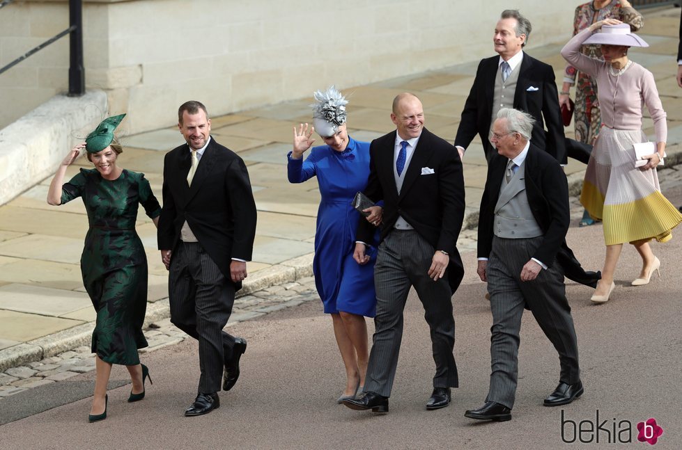 Zara Phillips y Mike Tindall, Peter Phillips y Autumn Phillips en la boda de Eugenia de York y Jack Brooksbank