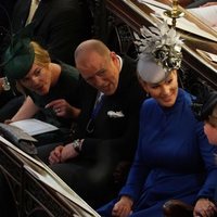 Autumn Kelly, Zara Phillips y Mike Tindall en la boda de Eugenia de York y Jack Brooksbank