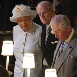 La Reina Isabel, el Duque de Edimburgo y el Príncipe Carlos en la boda de Eugenia de York y Jack Brooksbank