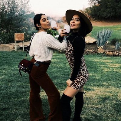 Vanessa y Stella Hudgens, dos gotas de agua