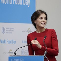 La Reina Letizia dando un discurso en el Día Mundial de la Alimentación