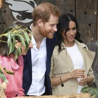 El Príncipe Harry y Meghan Markle con un koala en Sydney