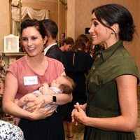 Meghan Markle con Missy Higgins y su bebé en Sydney