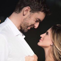 Pau Gasol y Catherine McDonnell anuncian su compromiso