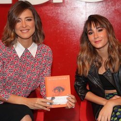 Aitana Ocaña y Sandra Barneda en la presentación del libro 'La tinta de mis ojos'