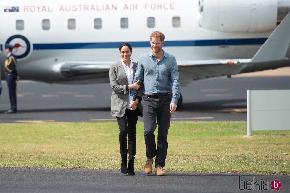 El Príncipe Harry y Meghan Markle, cogidos de la mano en Dubbo