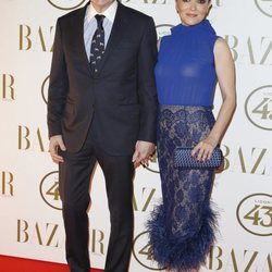 Pedro J. Ramírez y Cruz Sánchez en la alfombra roja de los Premios Harper's Bazaar Actitud 43 2018