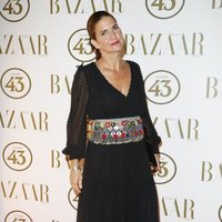 Samatha Vallejo en la alfombra roja de los Premios Harper's Bazaar Actitud 43 2018