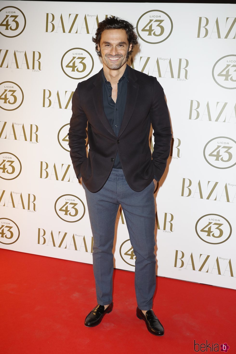 Iván Sánchez en la alfombra roja de los Premios Harper's Bazaar Actitud 43 2018