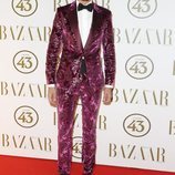 Juan Avellaneda en la alfombra roja de los Premios Harper's Bazaar Actitud 43 2018