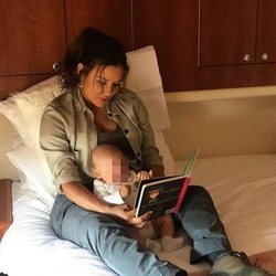 Eva Longoria y su hijo Santiago