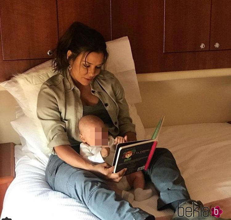 Eva Longoria y su hijo Santiago