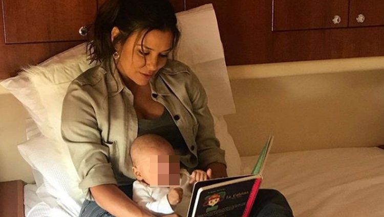 Eva Longoria y su hijo Santiago