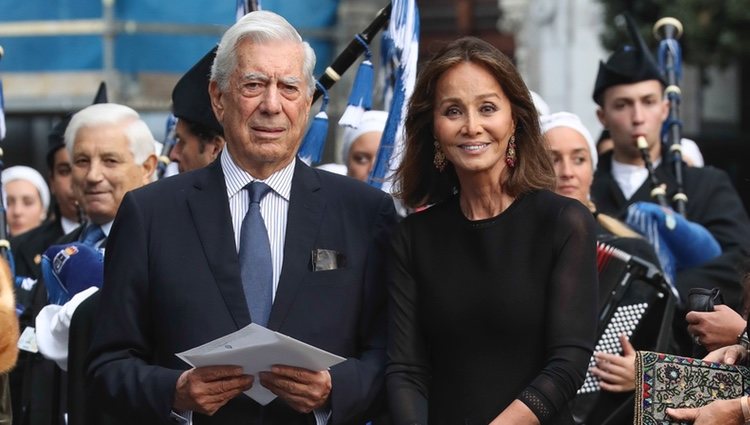 Mario Vargas Llosa e Isabel Preysler en los Premios Princesa de Asturias 2018