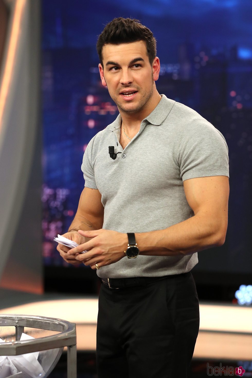 Mario Casas divirtiéndose en 'El Hormiguero'