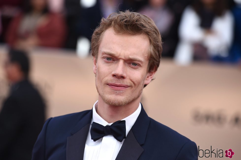 Alfie Allen en los SAG 2016