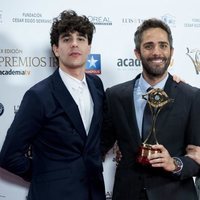 Javier Calvo, Roberto Leal y Javier Ambrossi con un Premio Iris 2018