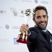 Roberto Leal con su Premio Iris 2018