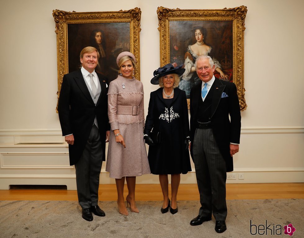 Guillermo Alejandro y Máxima de Holanda con el Príncipe Carlos y Camilla Parker en Londres