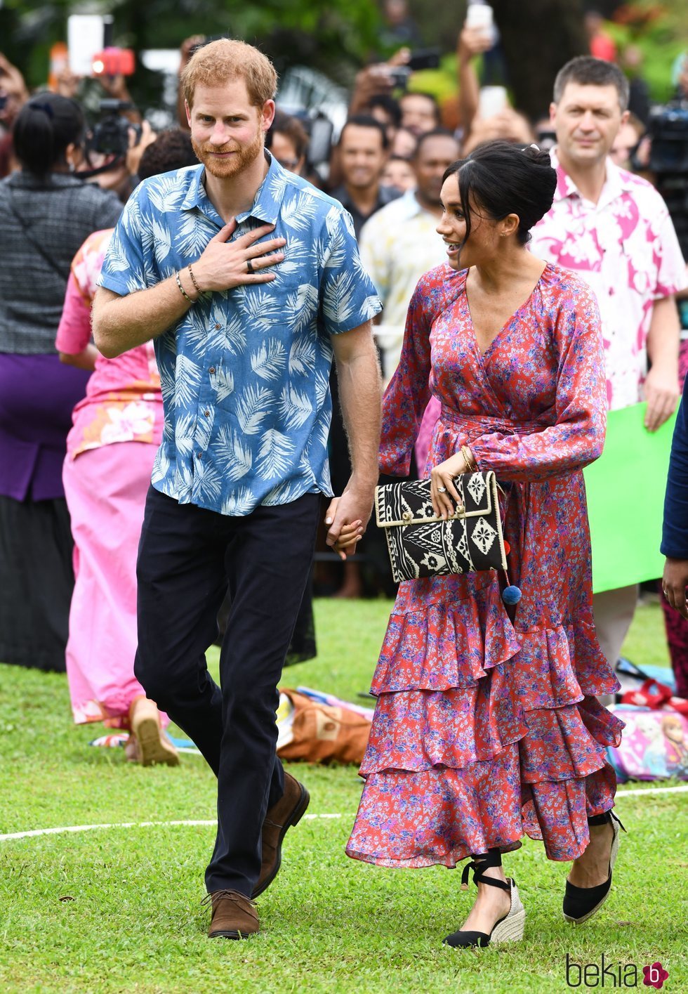 El Príncipe Harry y Meghan Markle visitan la Universidad de South Pacific en Fiji