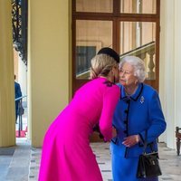 Guillermo Alejandro y Máxima de Holanda se despiden de la Reina Isabel