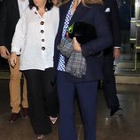 La Infanta Elena saliendo de ver el musical 'El médico'