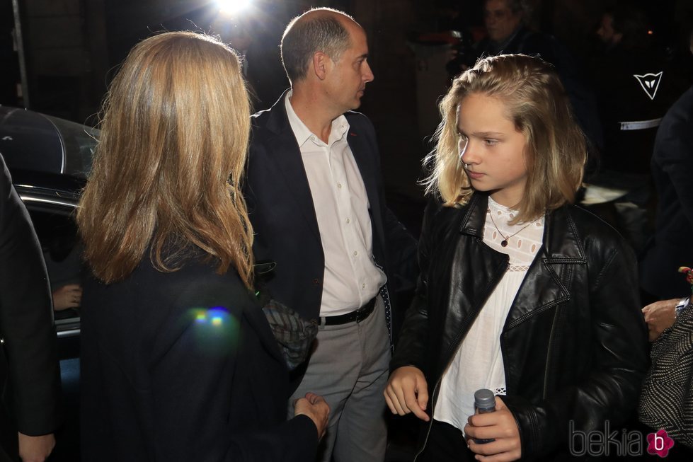 La Infanta Cristina y su hija Irene Urdangarin saliendo de ver el musical 'El médico'