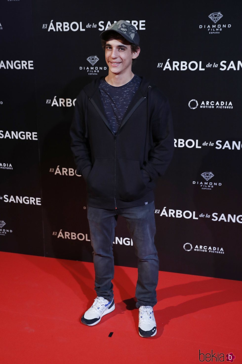 Miguel Herrán en la premiere de 'El árbol de sangre'