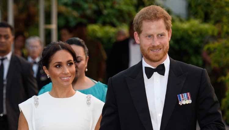 Los Duques de Sussex llegando a la cena con el Rey de Tonga