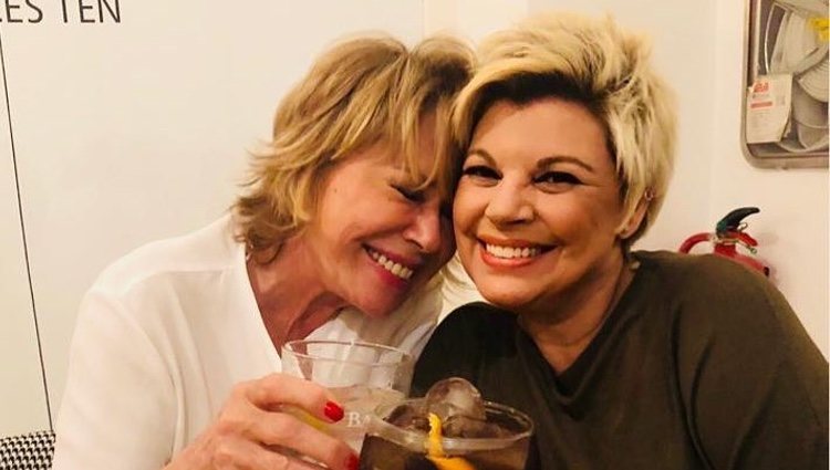 Terelu Campos y Mila Ximénez disfrutan juntas de una cena