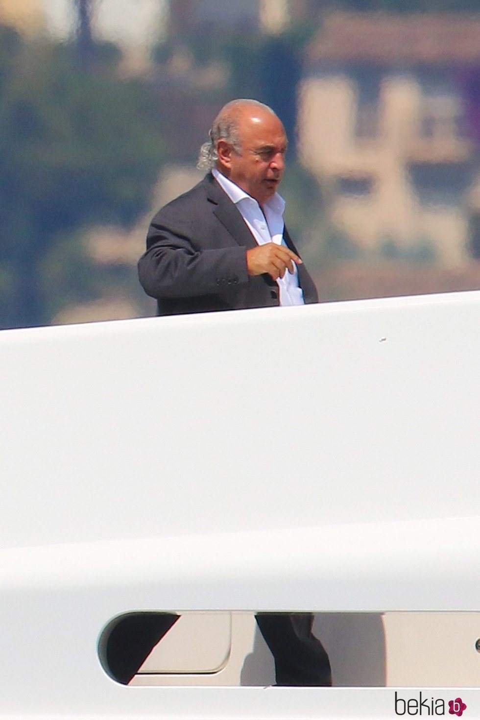 Philip Green en el aeropuerto